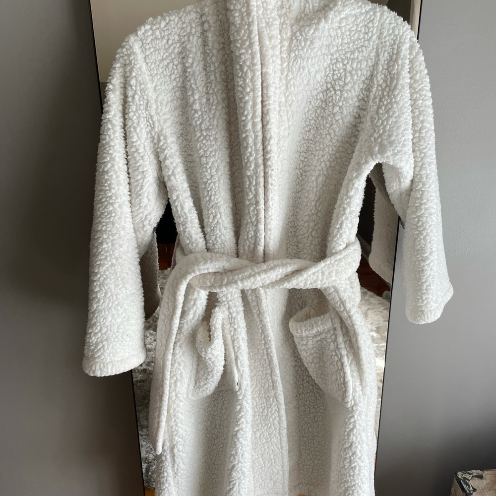 Pottery Barn Sherpa Robe - Picture 3 of 3